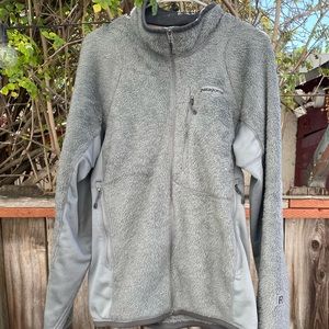Patagonia Men’s R3 Fleece Jacket, size Medium, color ‘Nickel’